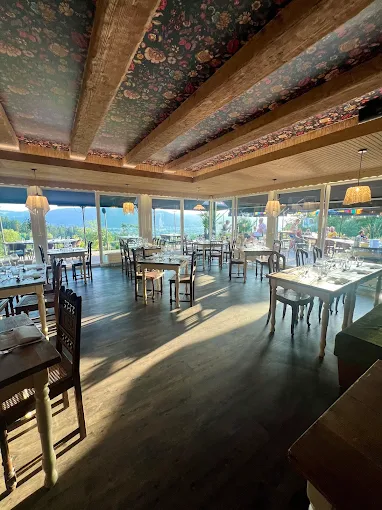 St Romary Restaurant